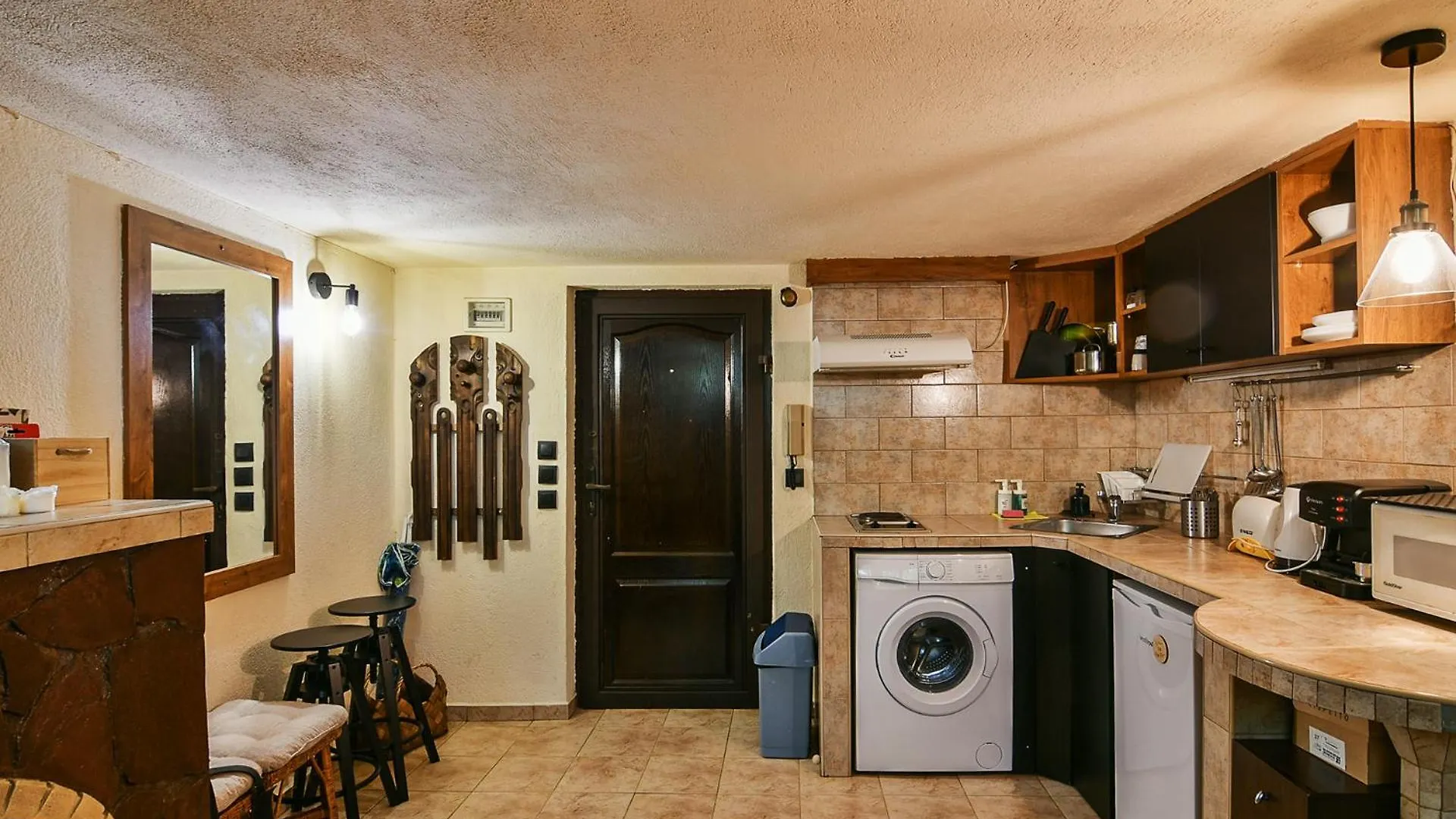 Cozy Nest Charming Loft In The Heart Of Varna 0*,