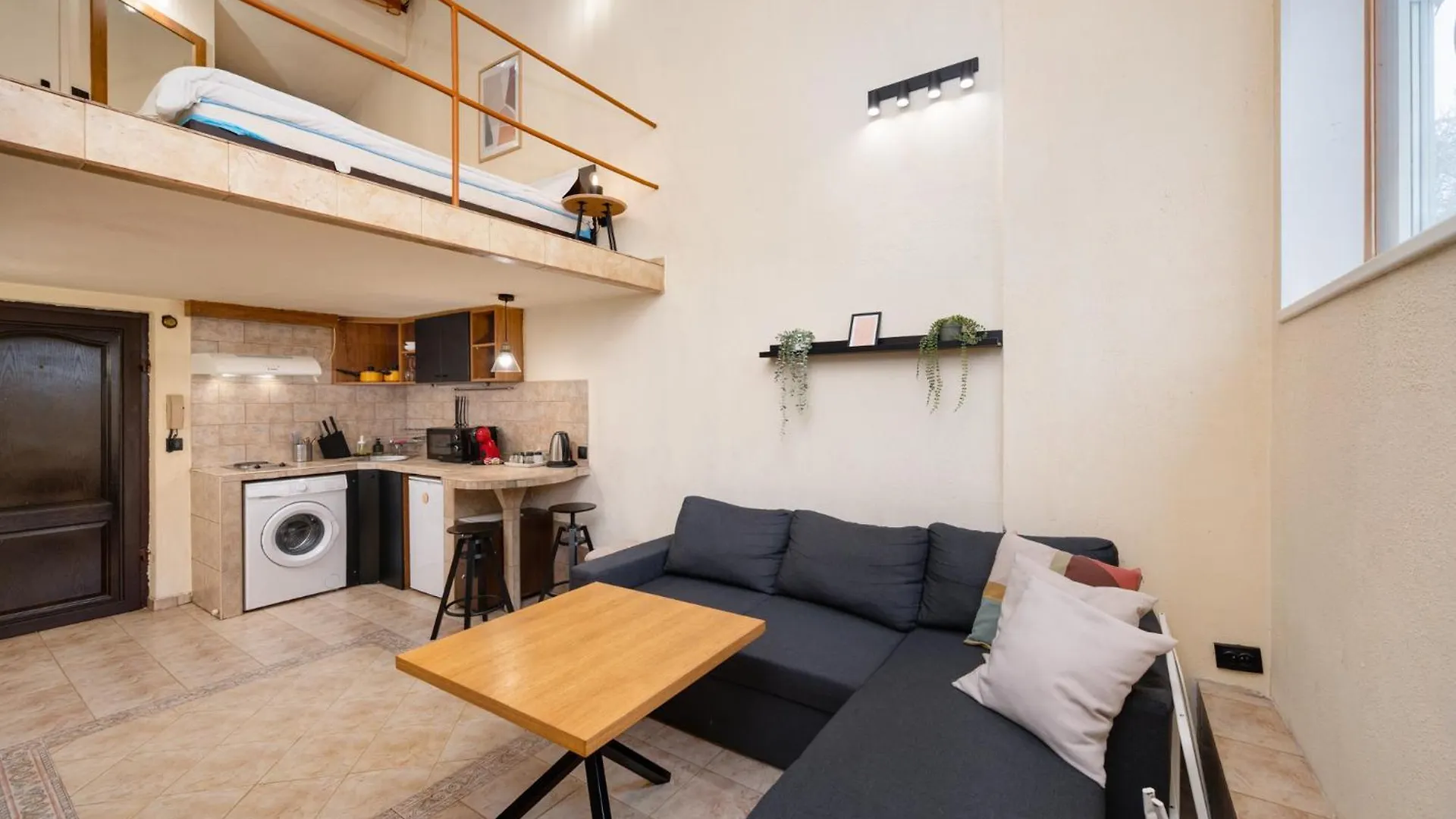 Cozy Nest Charming Loft In The Heart Of Varna Apartment
